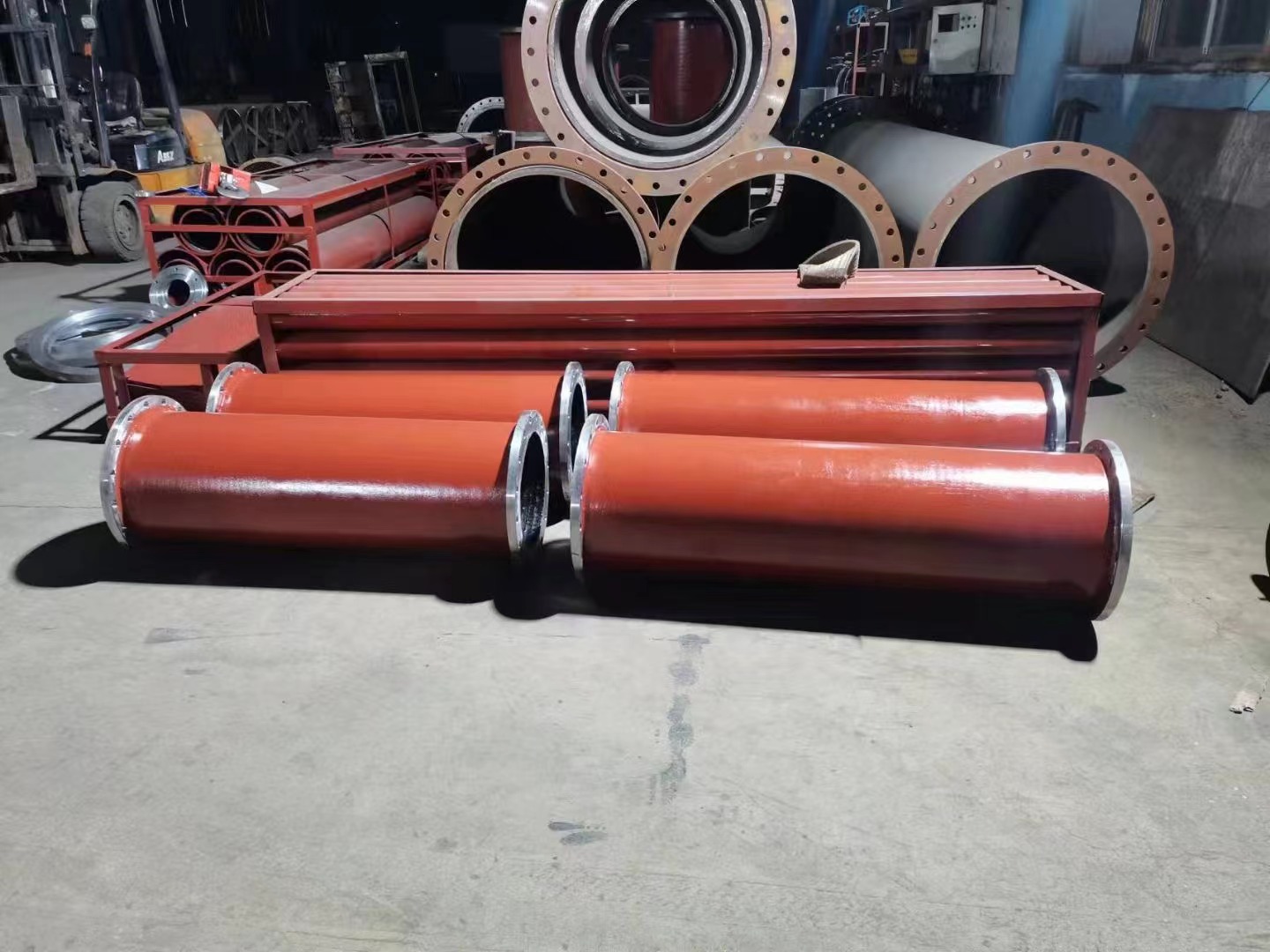 耐磨管道：破解礦山、港口、水泥等行業物料運輸磨損難題的利器